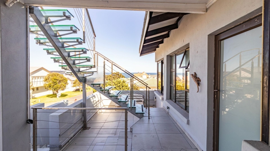 7 Bedroom Property for Sale in Kleinmond Western Cape